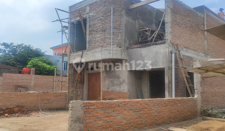 Ready Strategically Located Large House BATAMERAH near Jatiasih Toll Road Bekasi Ready Strategically Located Large House BATAMERAH near Jatiasih Toll Road Bekasi