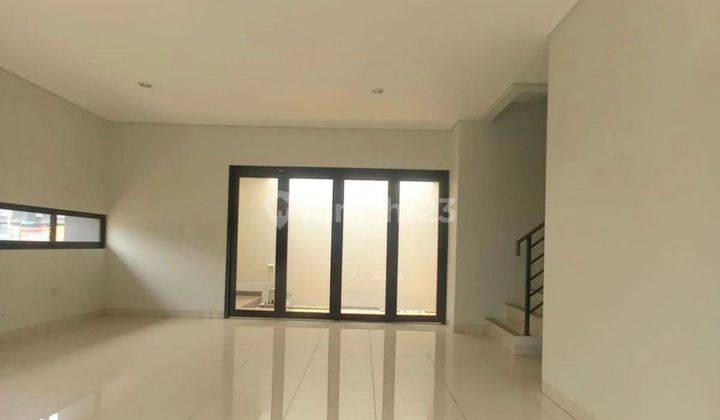 Rumah Bagus 2 Lantai, di Summarecon Bekasi 2