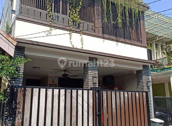 Dijual Rumah Semi Furnished di Kemang Pratama, Bekasi 1