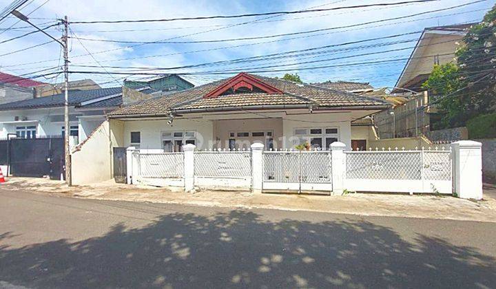 Rumah Lama Hitung Tanah Lokasi Strategis di Tebet 1