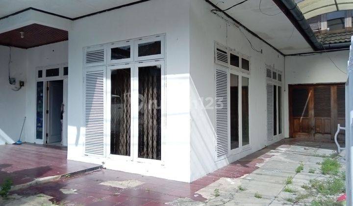 Rumah Lama Hitung Tanah Lokasi Strategis di Tebet 2