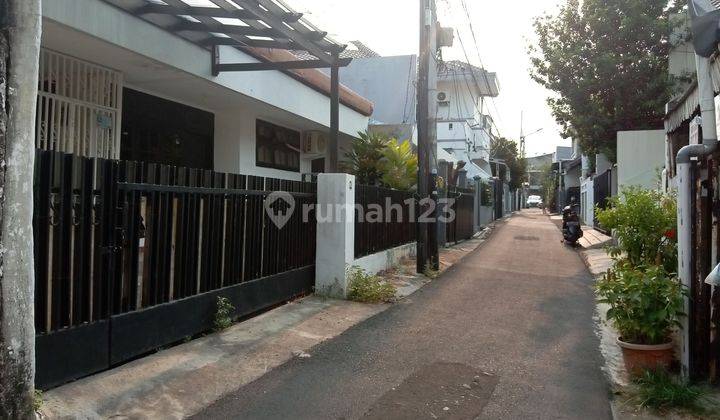 Murah Rumah Lama Lokasi Strategis Di Tebet  2