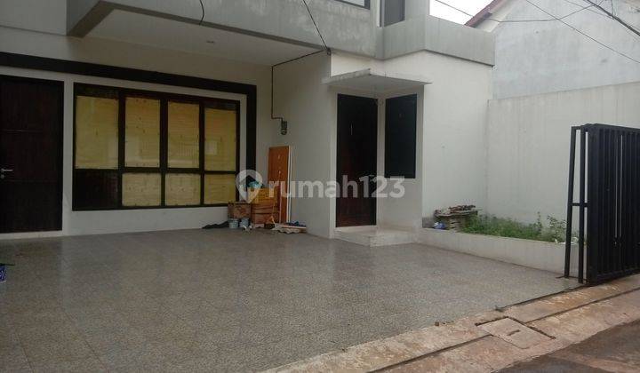 Rumah Minimalis 2 Lantai Sudah Renovasi Area Tebet  2