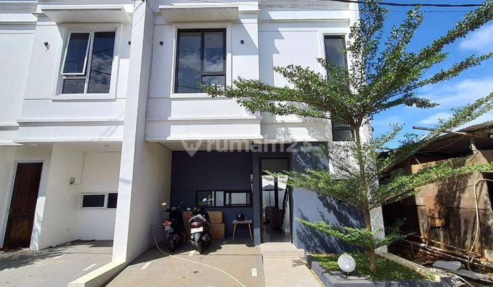 Rumah cantik,minimalis di komplek maharaja depok 2