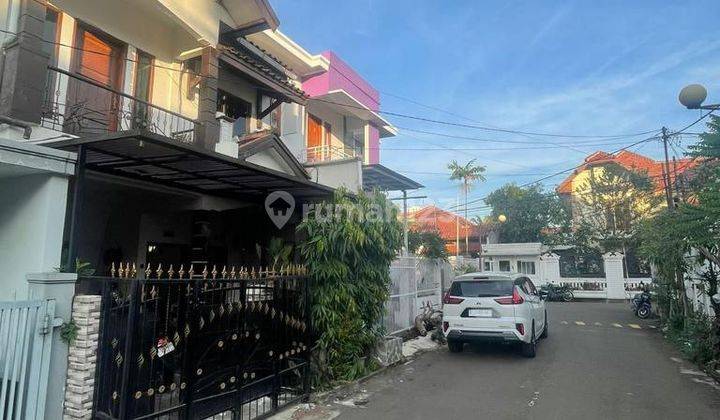 Rumah 2 Lantai Murah Terawat di Komplek Kiara Sari 2