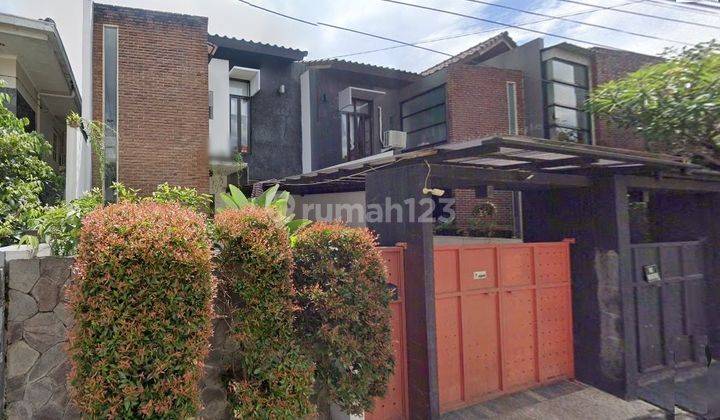 Rumah Bagus 2 Lantai di Cigadung Bandung Dekat Ke Dago ITB Salman 1