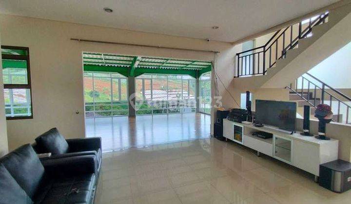 Rumah 3 Lantai Semi Furnished SHM di Resort Dago Pakar, Bandung 2