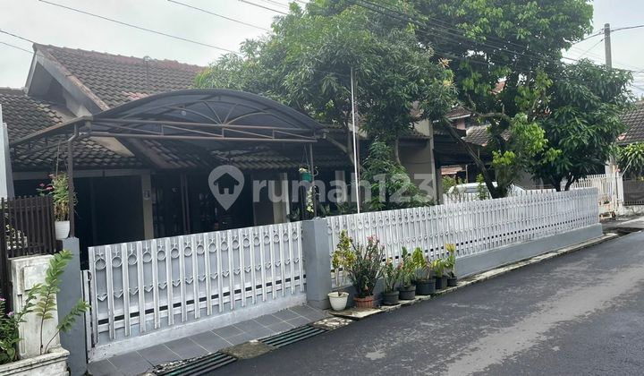 Rumah Lama Terawat Posisi Hook Di Antapani 2