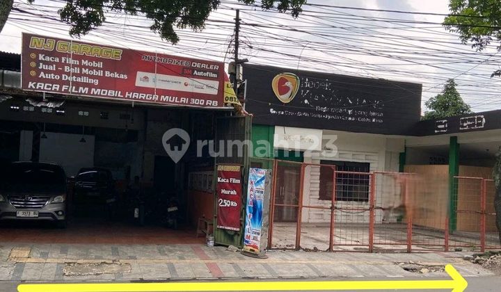 Murah Rumah Usaha Lokasi Strategis di Mainroad Gatot Subroto