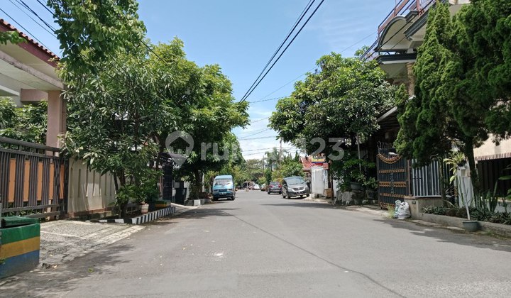 Rumah Lama Akses Jalan Lebar di Margahayu Raya Metro Rumah Lama Akses Jalan Lebar di Margahayu Raya Metro
