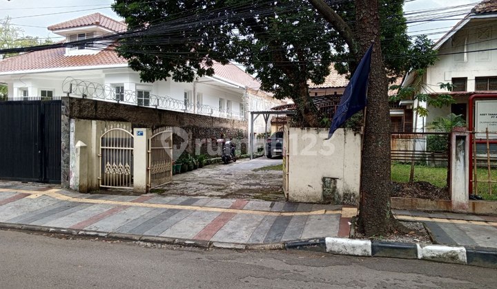 House on Gatot Subroto Main Road in Bandung Suitable for Business 2