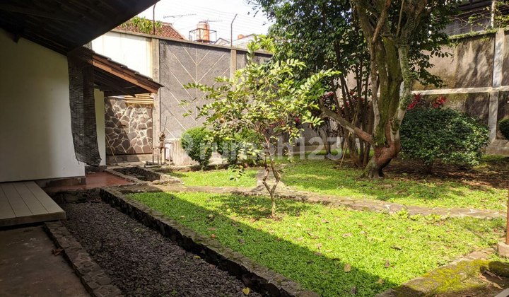 Rumah Lama Hitung Tanah di Setrasari Setramurni Pasteur