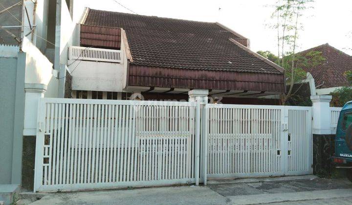 Rumah di Kawasan Komersil Sayap Riau Bandung 2