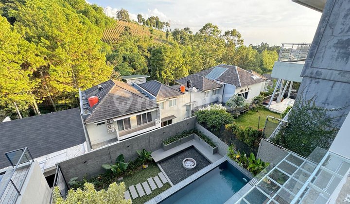 Newly Renovated House in Dago Pakar Resort, Bandung 2