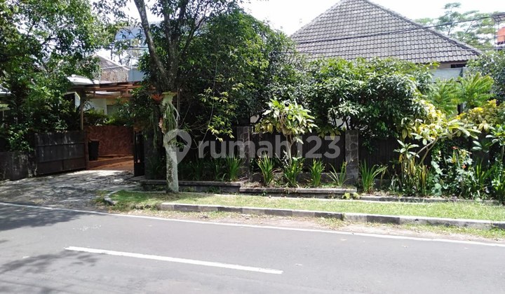Rumah Di Kawasan Komersil Sayap Riau Bandung 
