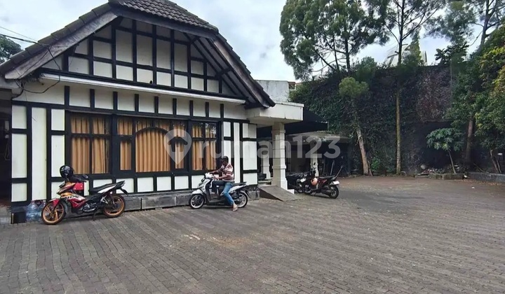 Rumah Ex Cafe Resto di Kawasan Dago Juanda