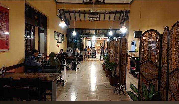 Rumah Cafe di Sayap Riau Lokasi Premium di Bandung 1