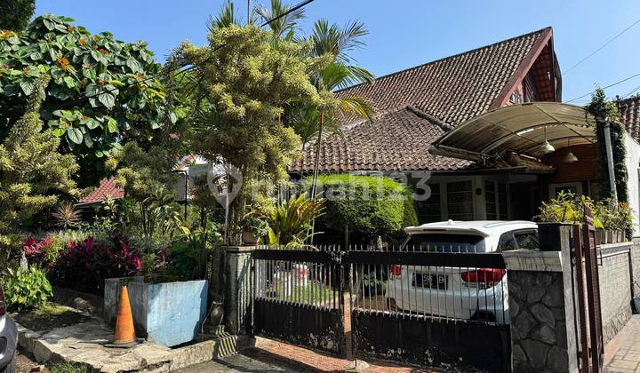 Rumah di Lingkungan Eksklusif Sayap Dago Dekat Gedung Sate