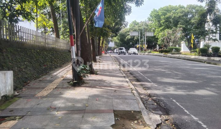 Rumah di Mainroad Cipaganti Bandung Cocok untuk Usaha 2