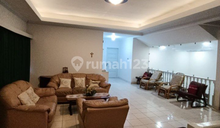 Rumah di Sayap Dago Juanda Dekat Gedung Sate Rumah di Sayap Dago Juanda Dekat Gedung Sate