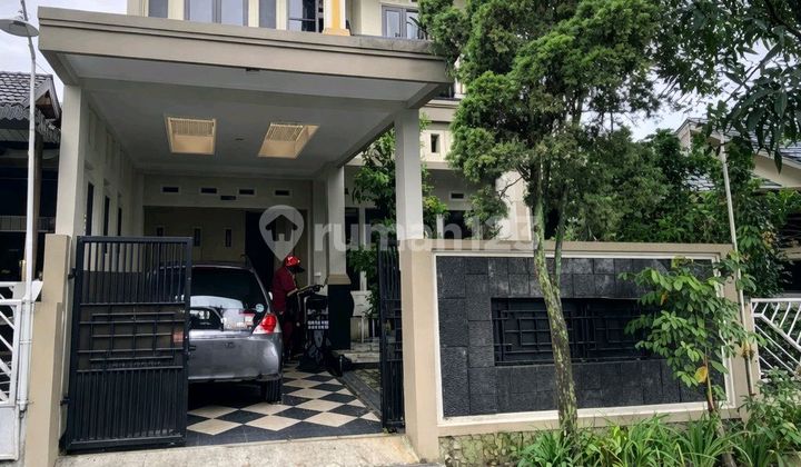 Ready-to-Occupy 2-Story House in Twin BKR Wing, Bandung