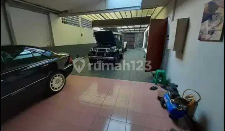 Spacious House in Hegarmanah Setiabudi Bandung 2