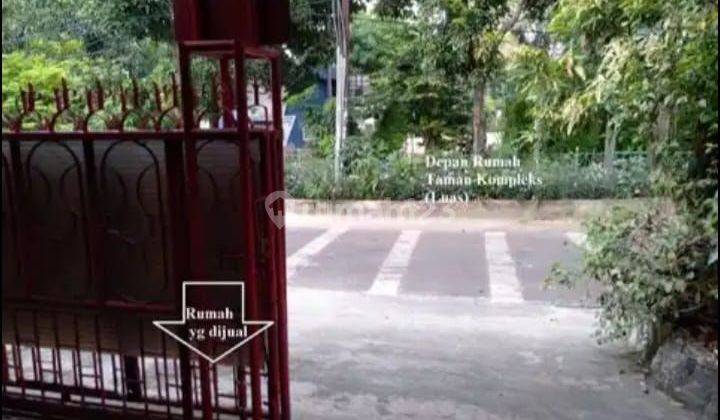 Rumah depan taman di Komplek Pesanggrahan Permai, Jaksel 2