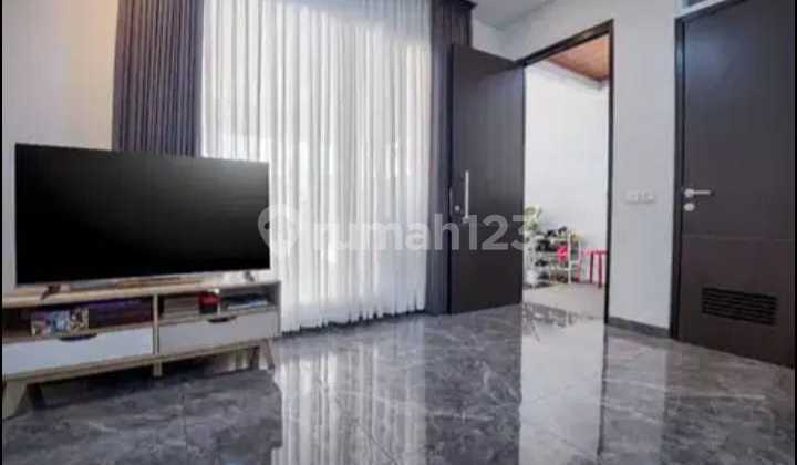 House Near Krl Station Fully Renovated In U House, Ciputat 2