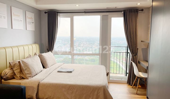 Apartment in Strategic Location The Breeze Full Furnished 2