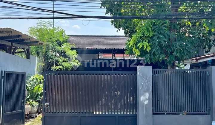 Rumah Halaman Luas Di Pesanggrahan, Jakarta Selatan Rumah Halaman Luas Di Pesanggrahan, Jakarta Selatan