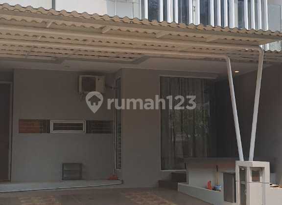 Rumah Disewakan Di Discovery Eola, Bintaro Jaya