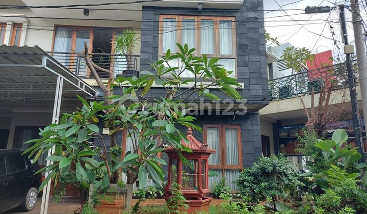 Nice House Hook Position in Puri Beta Cluster, Ciledug 2