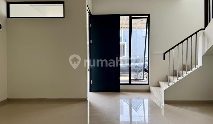 New House in Melia Hyra Cluster, Graha Raya Bintaro 2