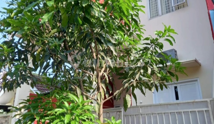 Rumah Lokasi Strategis di Puri Bintaro Indah Jombang, Tangsel