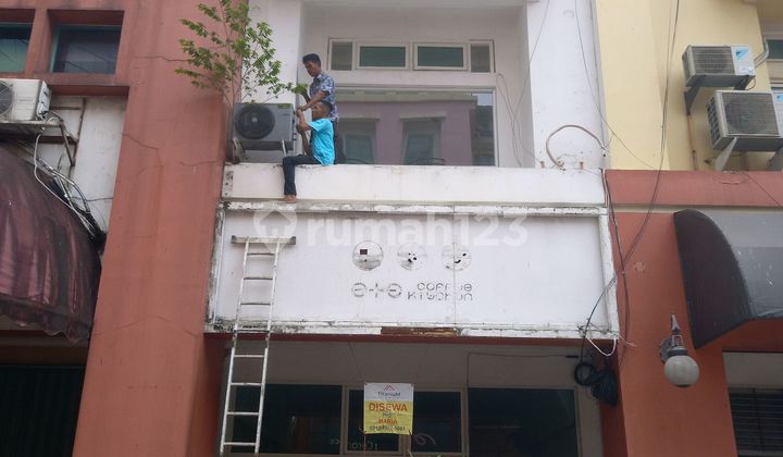 For Rent: Shop House in Office Complex For Rent: Shop House in Office Complex