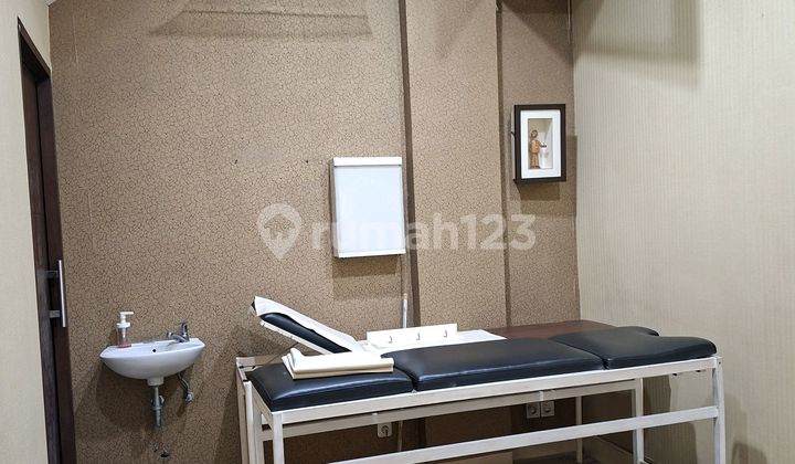 For Rent Only 1 Floor. Rarely Available Shop House. 2