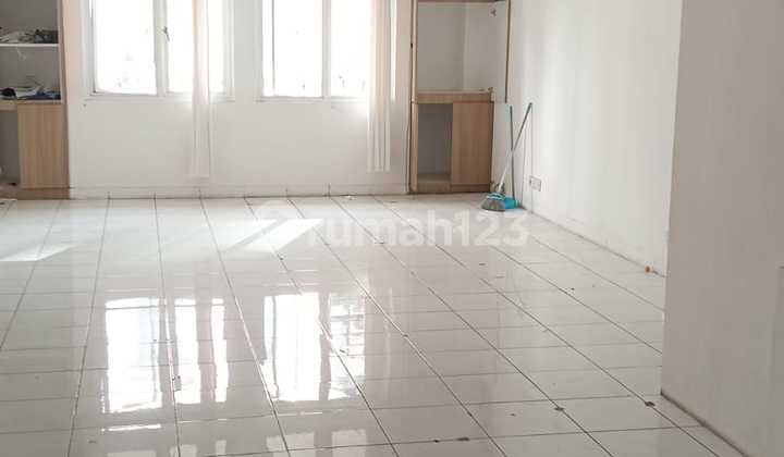 For Rent: Shop House in Office Complex For Rent: Shop House in Office Complex