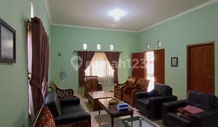 DIJUAL RUMAH DESAIN KLASIK DI DAERAH PURWANTORO MALANG 2