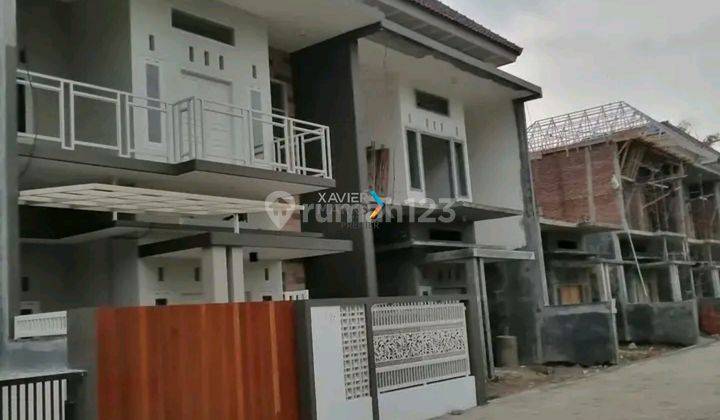 Dijual Rumah 2 Lantai Desain Modern di Graha Tlogomas, Malang 2