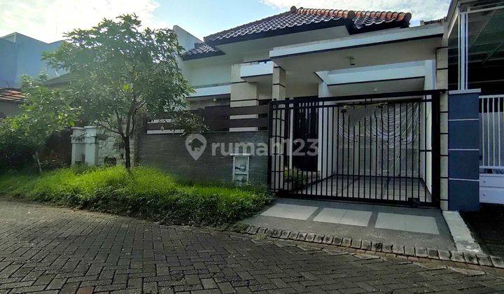 DISEWAKAN RUMAH MODERN MINIMALIS DI AREA GOLF PERUMAHAN ELITE ARAYA, BLIMBING MALANG 1