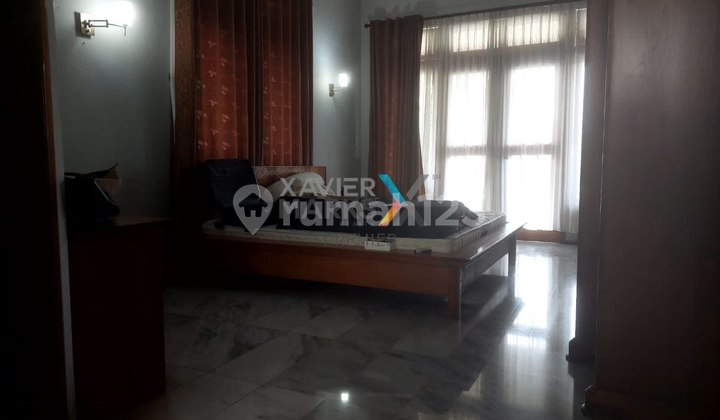 Well-Maintained City Center House on Garut Street, Malang. 2