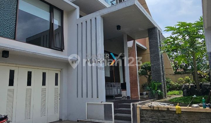Rumah Premium Semi Furnish di Istana Dieng Malang 2