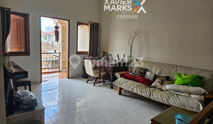 Semi-Furnished, Well-Maintained House on Jl Martadinata, Malang 2