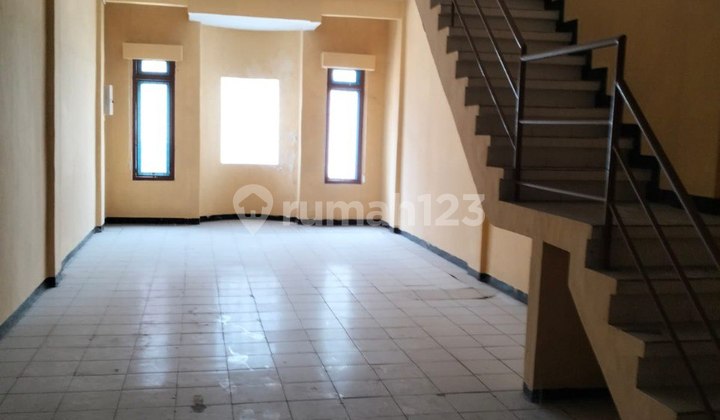 Ruko Kawasan Ramai Cocok Berbagai Usaha di Letjen S Parman Malang 2