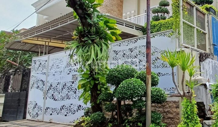 Rumah Full Furnish Modern Minimalis di Jl Manyar Surabaya