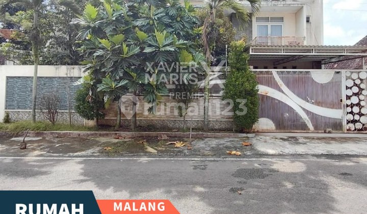 Rumah Pusat Kota Bangunan Terawat di Klojen Malang