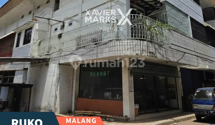 3-Story Shophouse Suitable for All Businesses in Kyai Tamin, Malang 3-Story Shophouse Suitable for All Businesses in Kyai Tamin, Malang