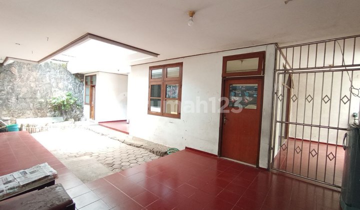 Rumah Strategis Kawasan Tenang di Jl Gunung-gunung Malang 2