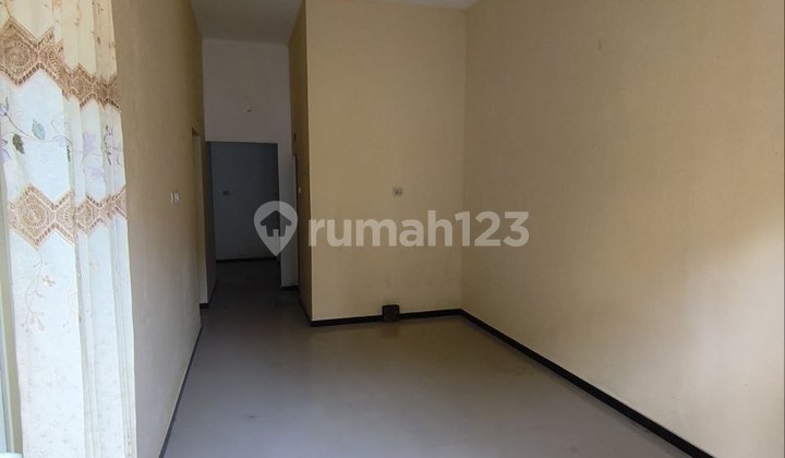 Ready to Occupy House with Easy Access in Bandulan Malang 2
