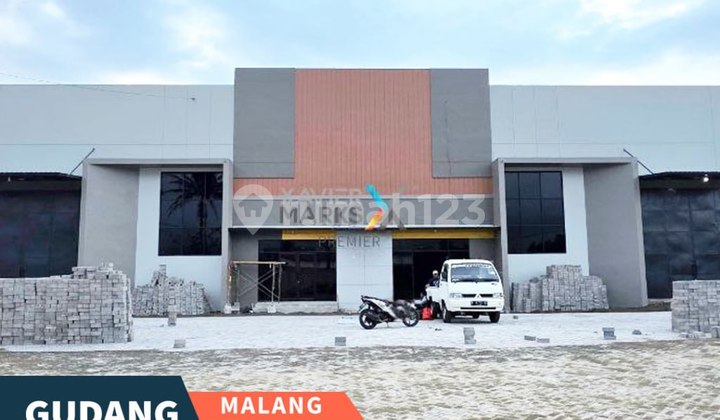 New Building Warehouse in Pakisaji Malang Warehouse Area